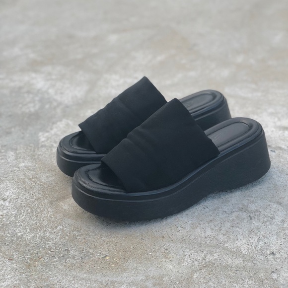 platform flip flops 2000s